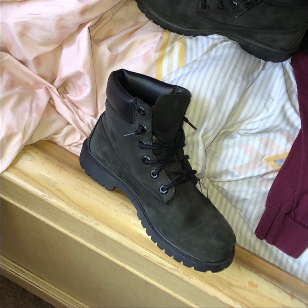 Black timberland boots